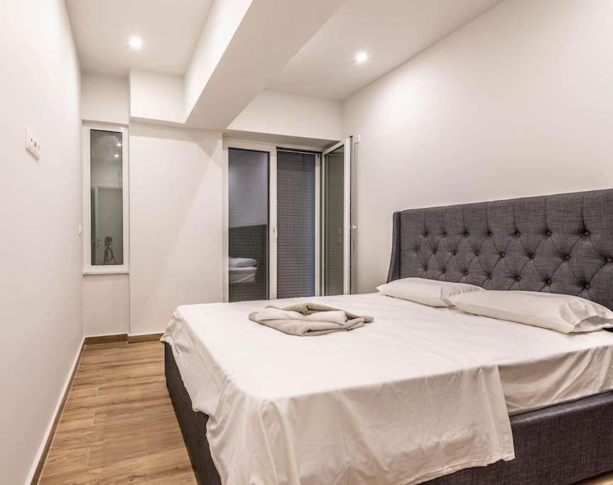 Pollys Place Apartment เอเธนส์ ภายนอก รูปภาพ