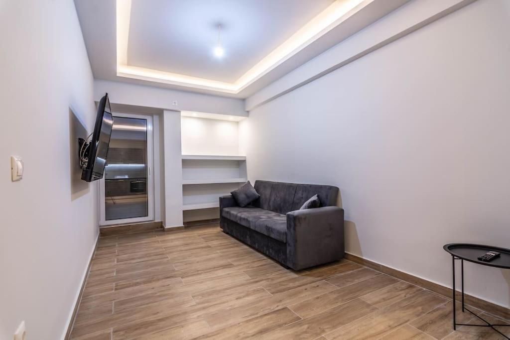 Pollys Place Apartment เอเธนส์ ภายนอก รูปภาพ