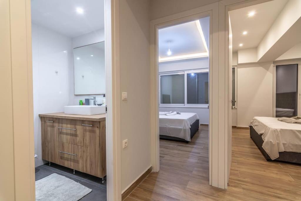 Pollys Place Apartment เอเธนส์ ภายนอก รูปภาพ