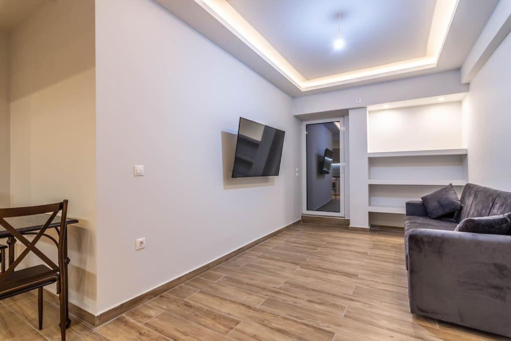 Pollys Place Apartment เอเธนส์ ภายนอก รูปภาพ